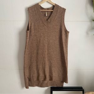 EUC warm toffee wool blend tunic length vest by Soyaconcept